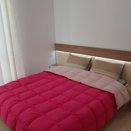 Flori beach Apartment Radhimë Cameră foto