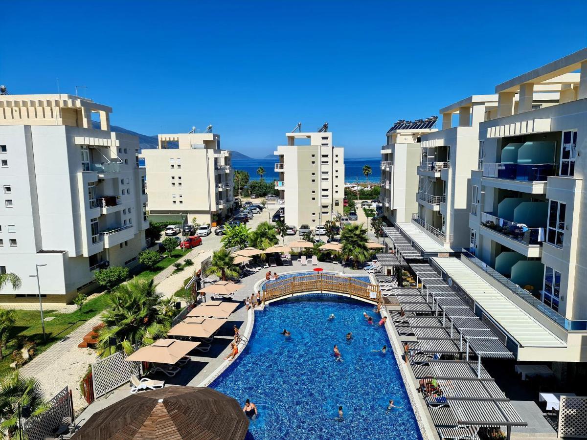 Flori beach Apartment Radhimë Exterior foto