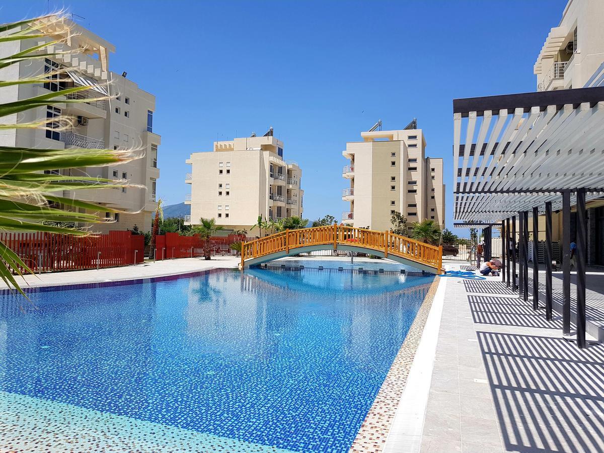 Flori beach Apartment Radhimë Exterior foto
