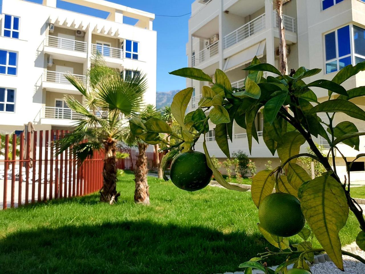Flori beach Apartment Radhimë Exterior foto